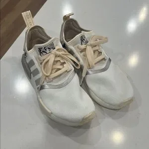 adidas gazelle silver green womens Adidas NMD XR1 Triple White main image 1